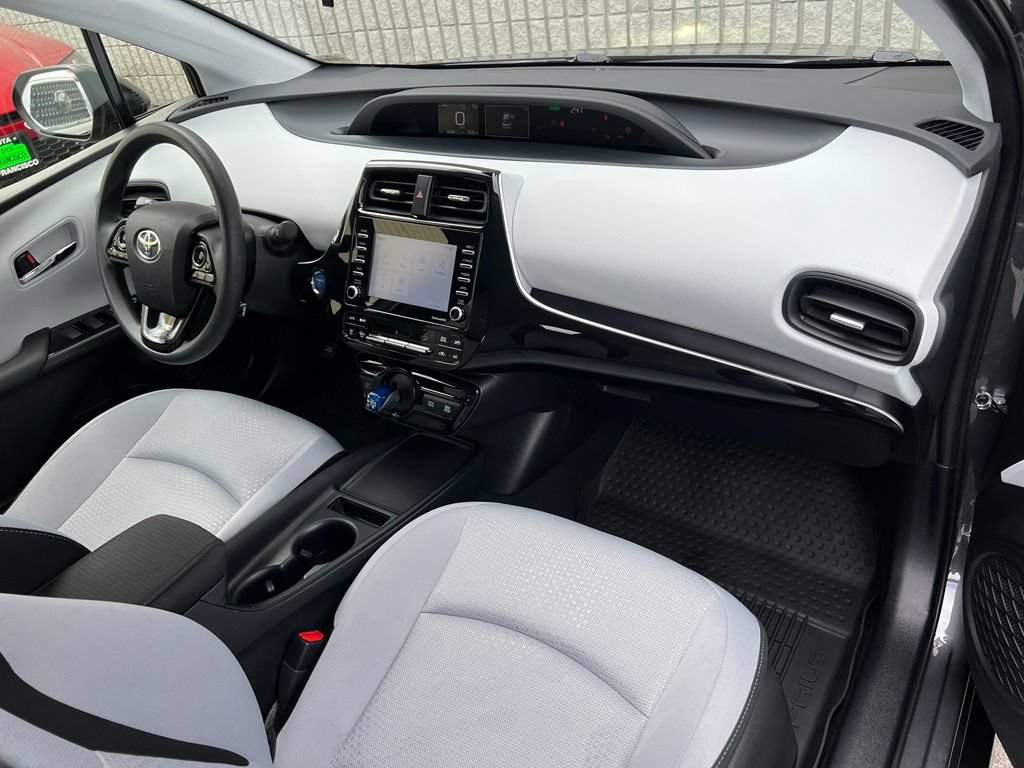 Certified 2022 Toyota Prius LE FWD image 21