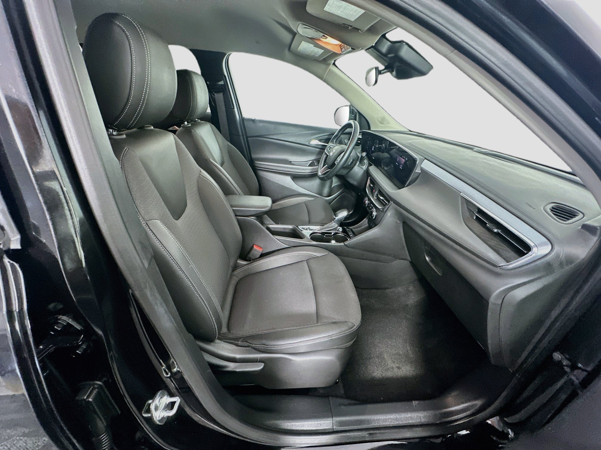 Used 2025 Buick Encore GX Preferred FWD image 32