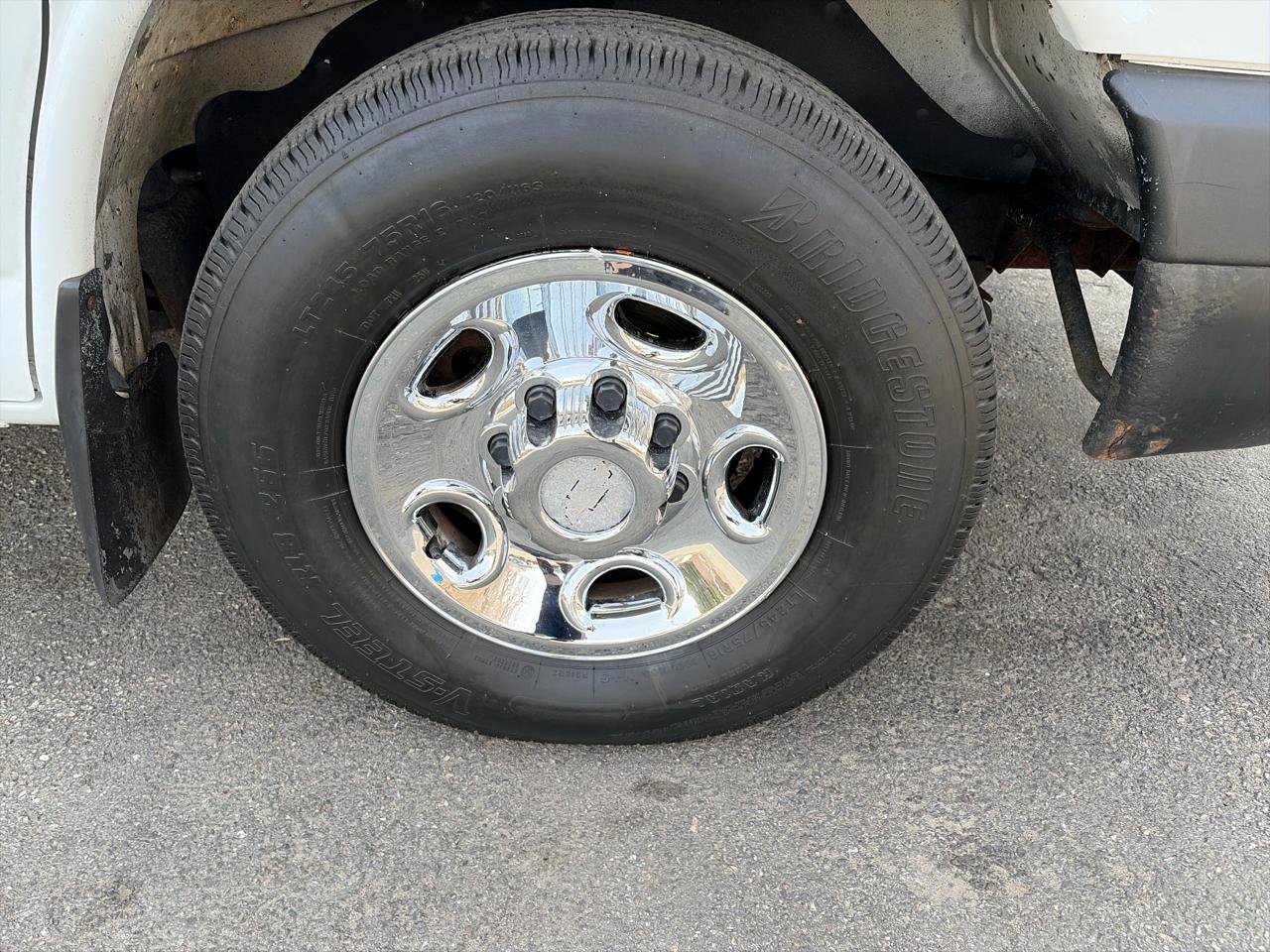 Used 2013 Chevrolet Express 3500 RWD image 18
