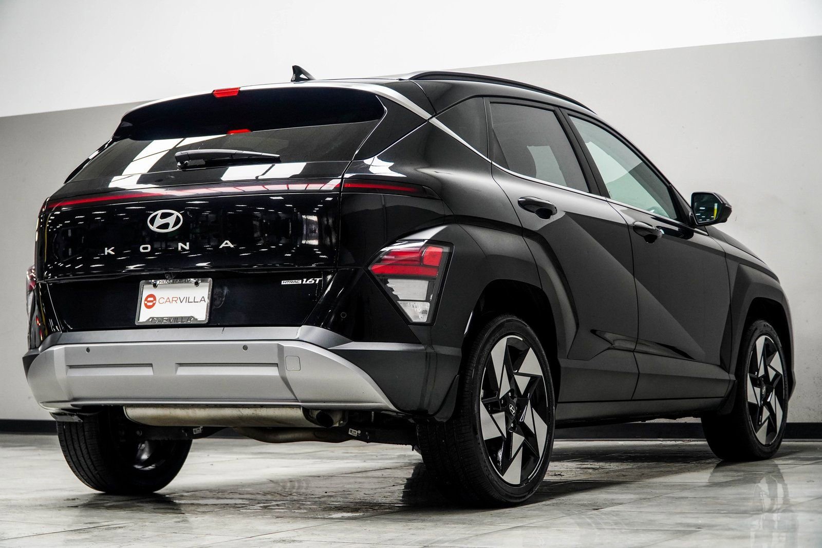 Used 2024 Hyundai Kona Limited AWD/4WD image 13