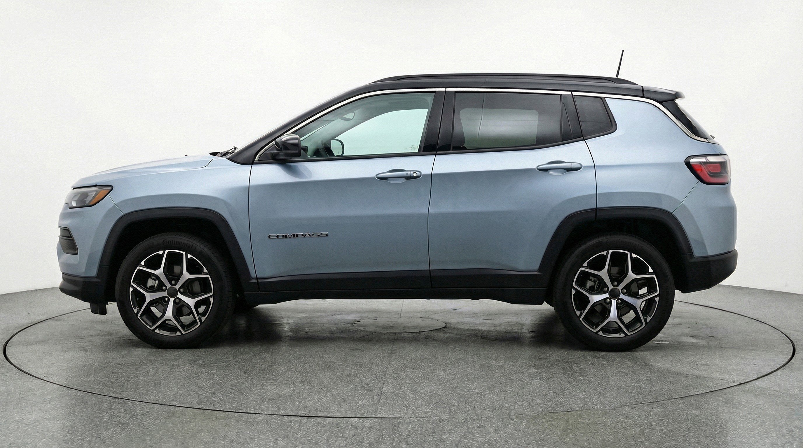 Used 2025 Jeep Compass Limited AWD/4WD image 5