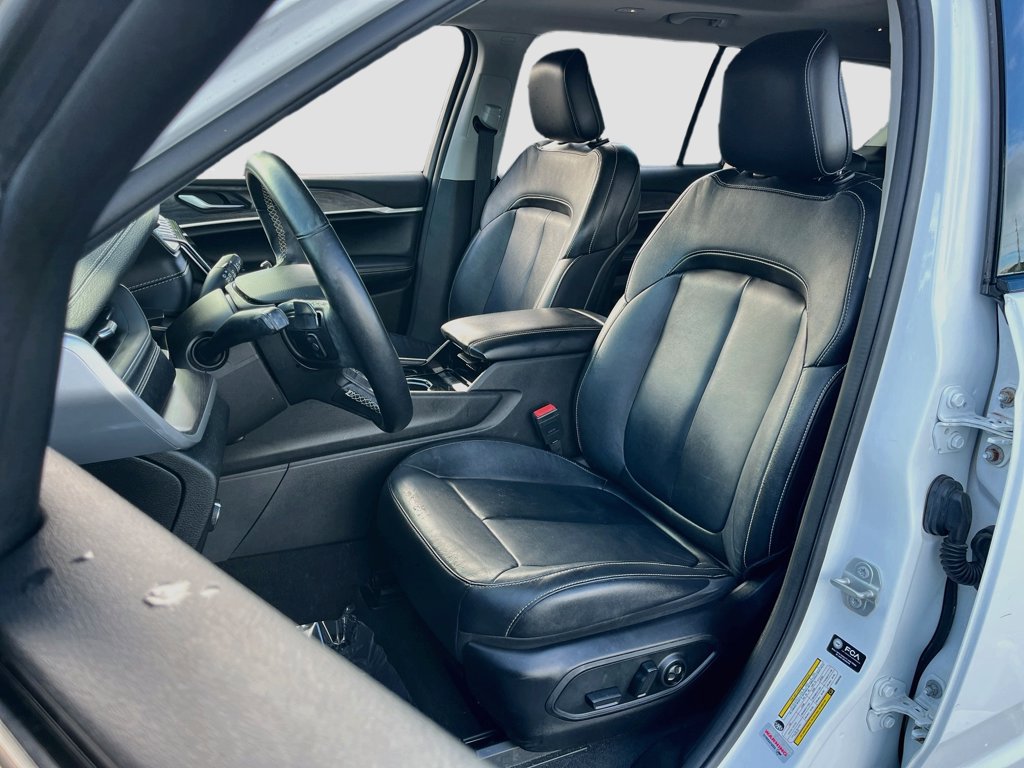 Used 2022 Jeep Grand Cherokee L Limited RWD image 22