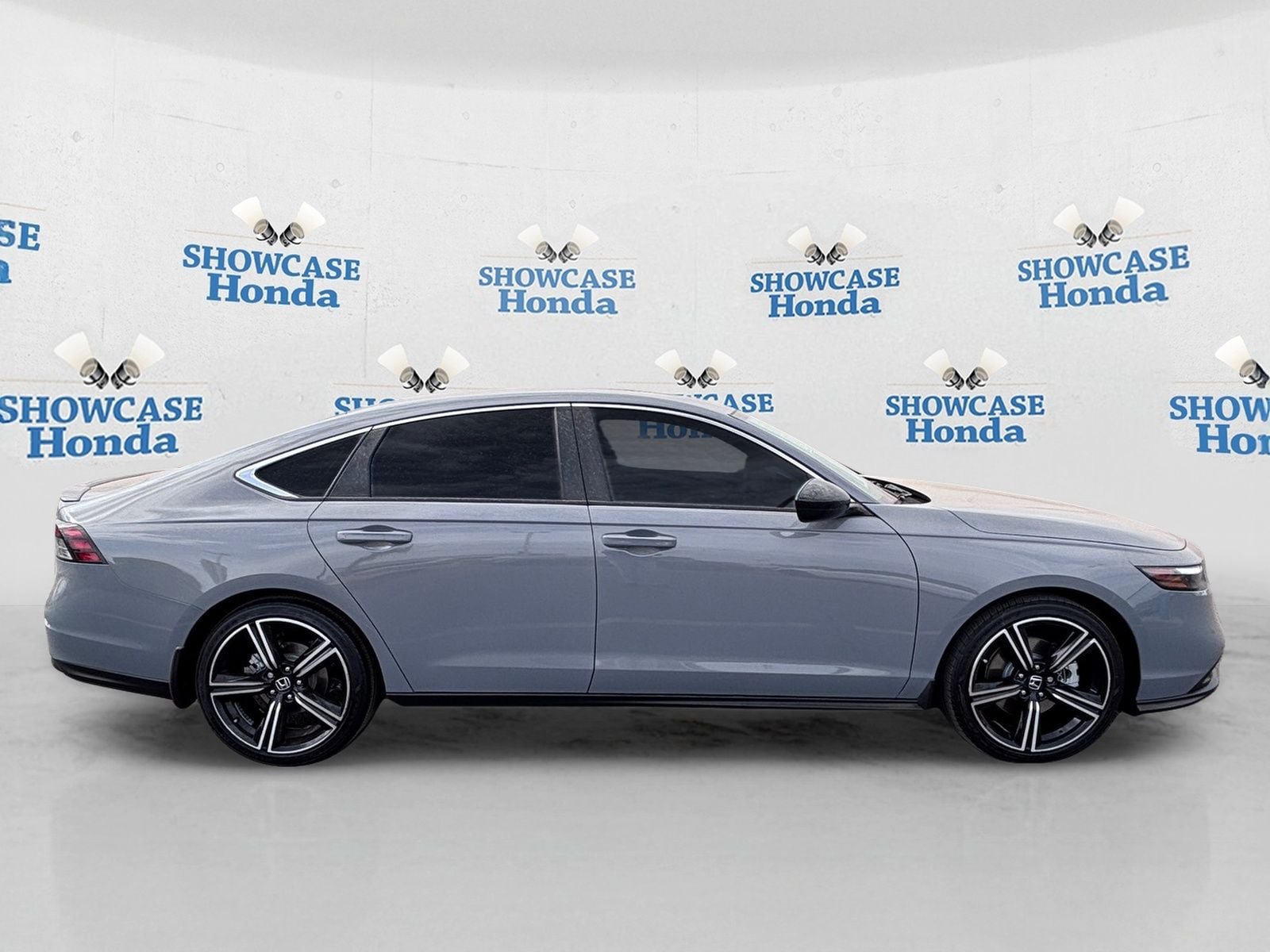 Used 2024 Honda Accord Sport image 9
