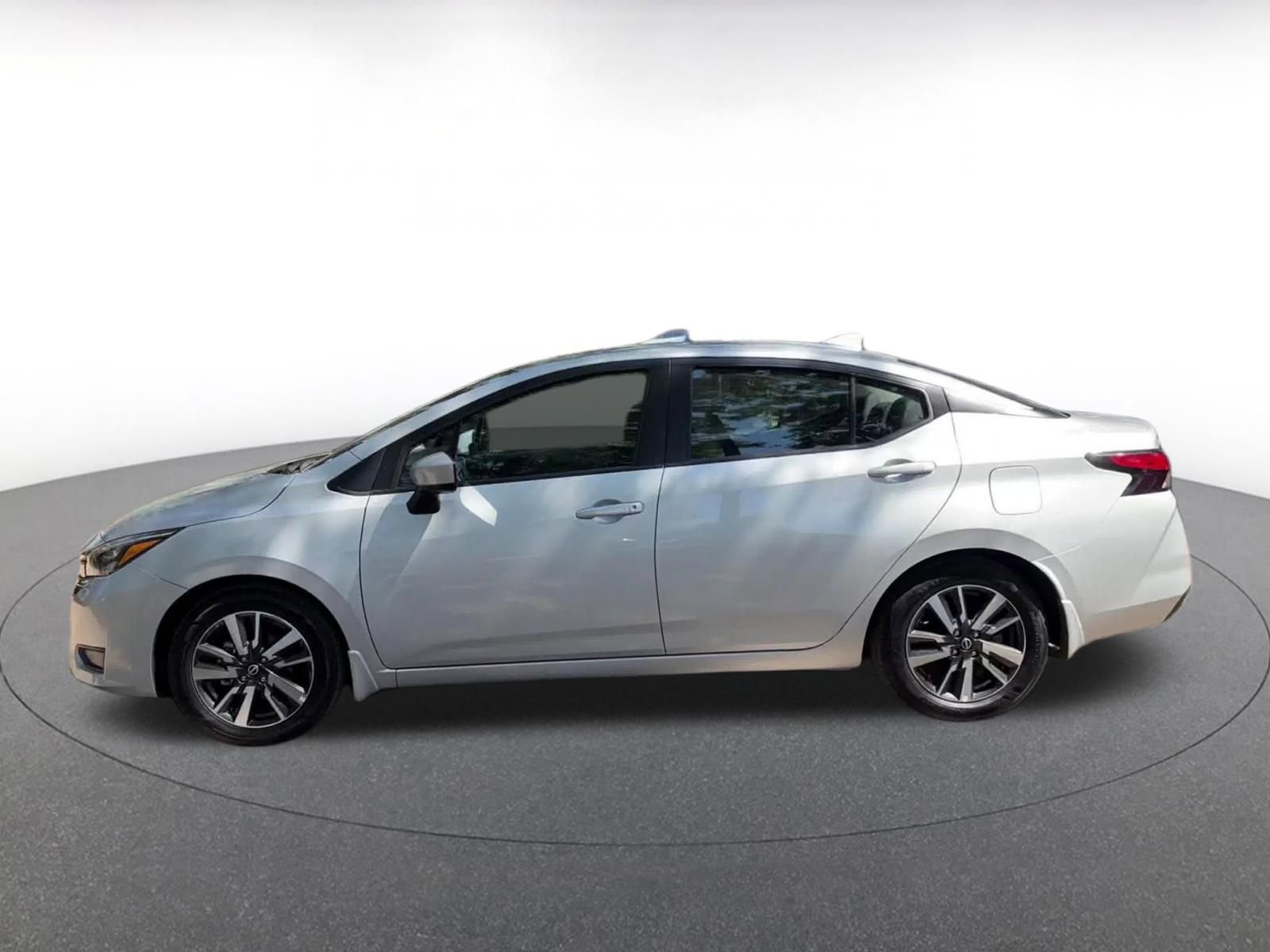 Used 2025 Nissan Versa SV w/ Trunk Package FWD image 9