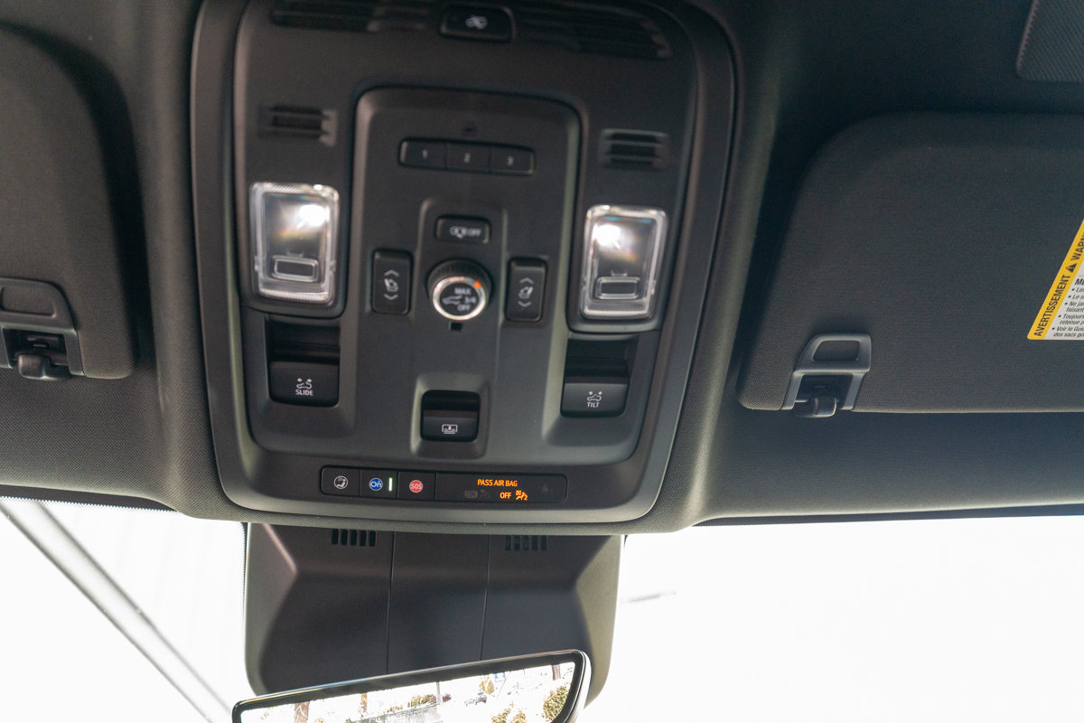 Used 2021 Cadillac Escalade Premium Luxury w/ LPO, Radiant Package AWD/4WD image 36