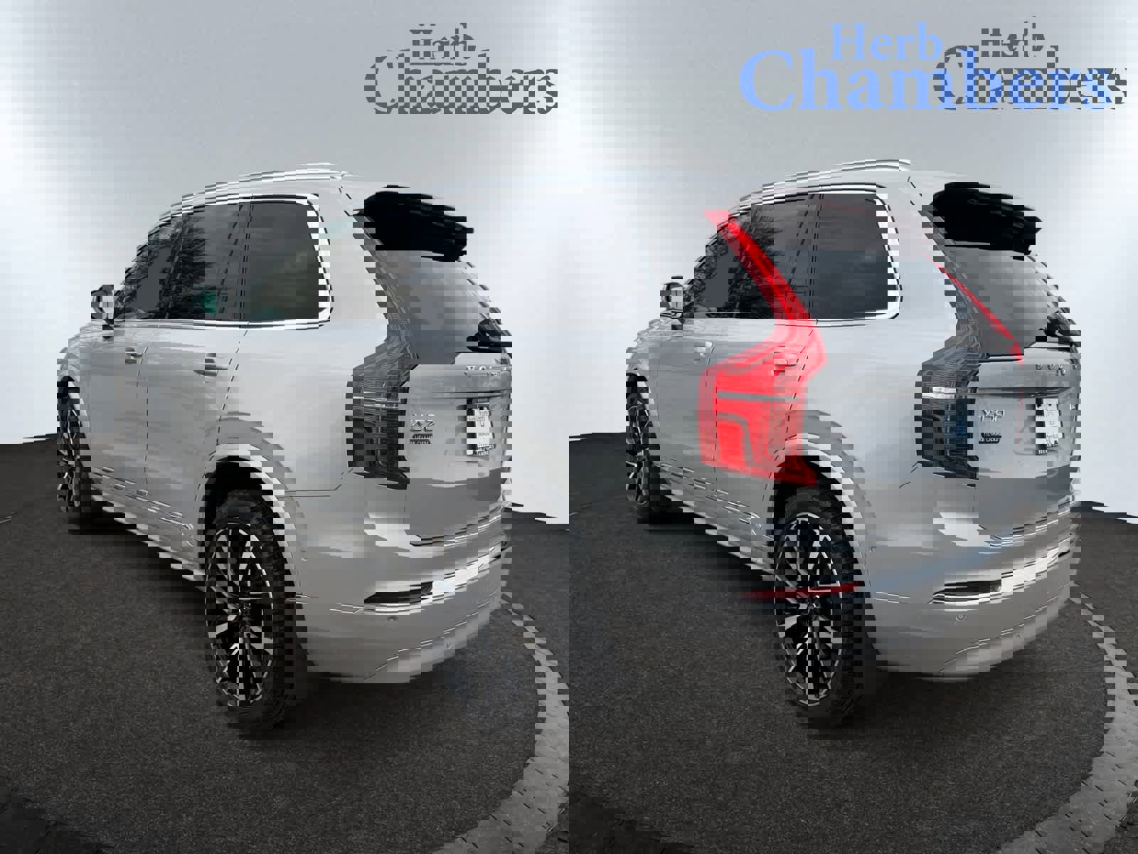 Used 2023 Volvo XC90 B6 Plus w/ Protection Package image 3