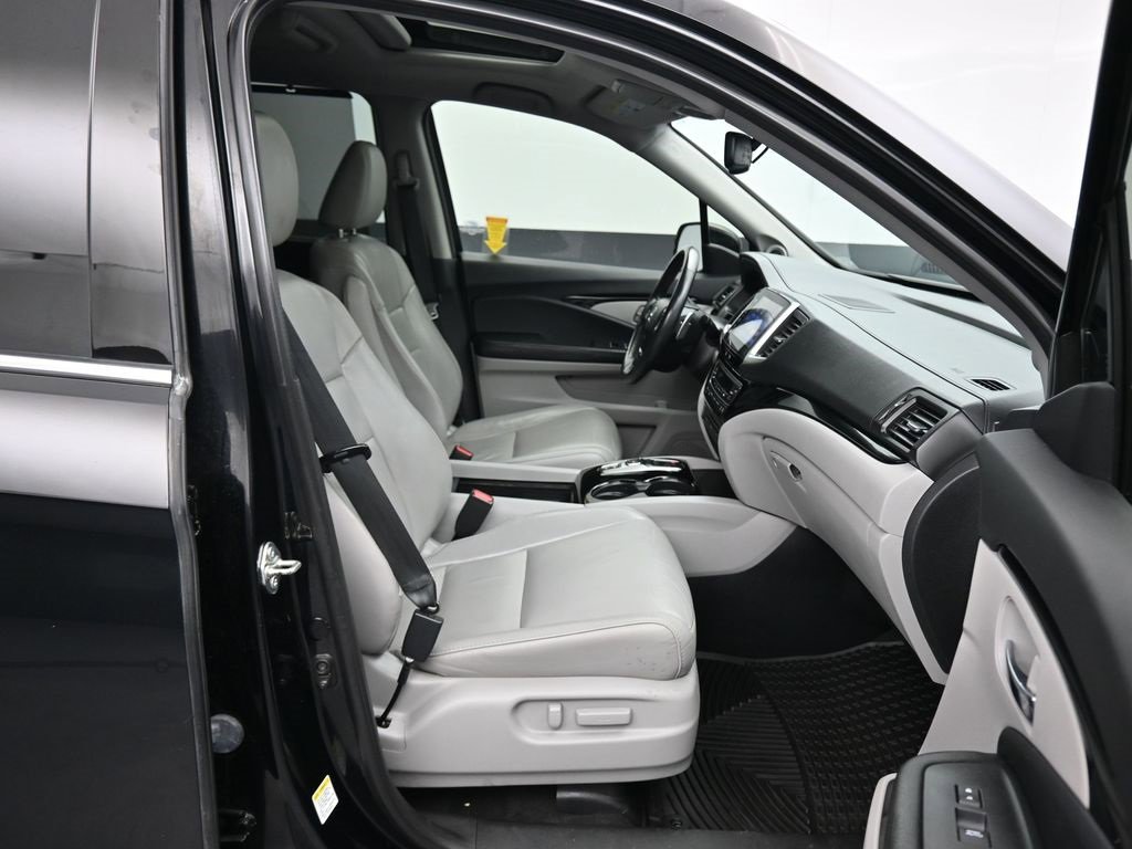Used 2016 Honda Pilot Touring image 58