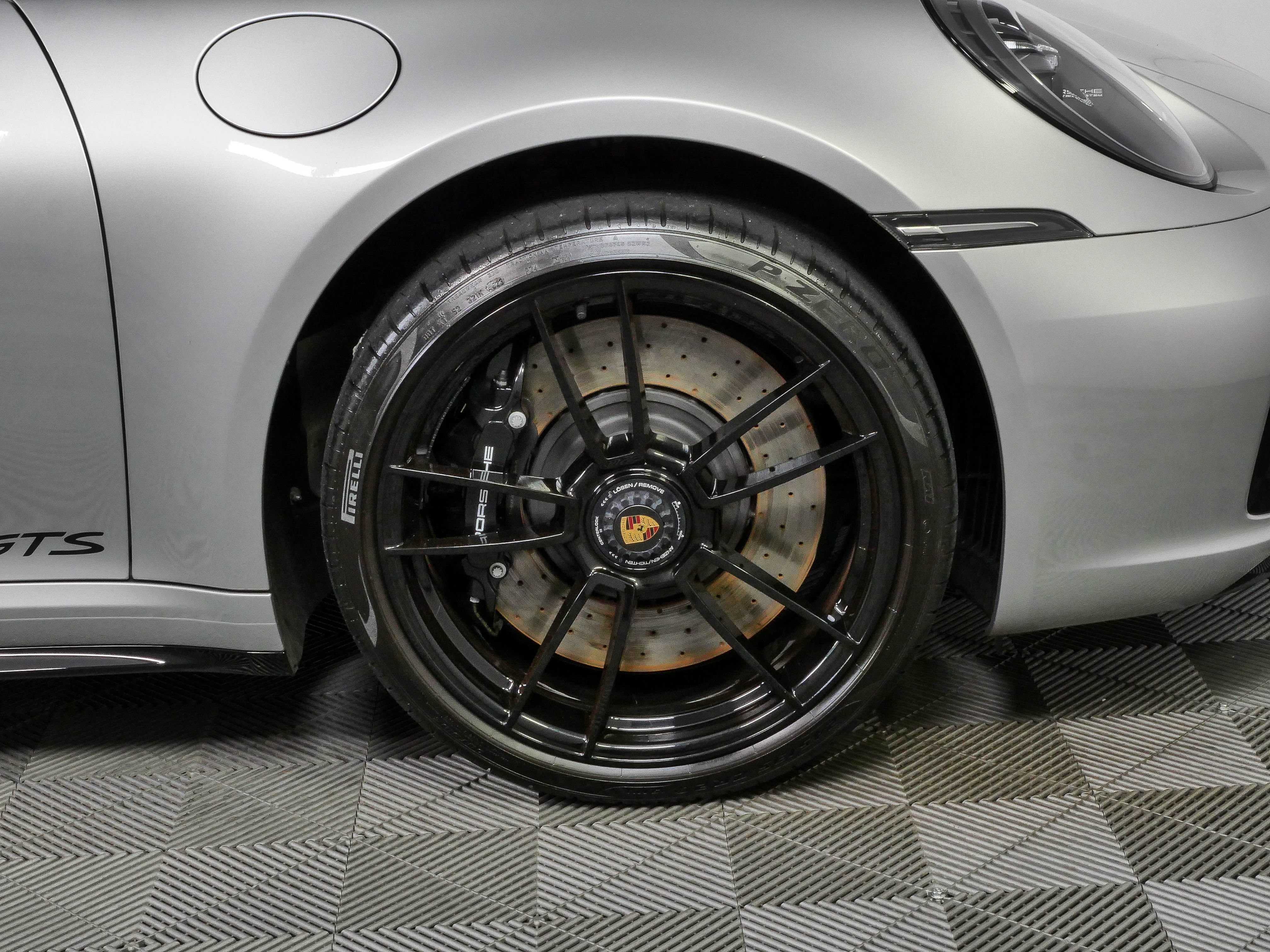 Certified 2024 Porsche 911 Targa 4 GTS w/ Premium Package AWD/4WD image 41