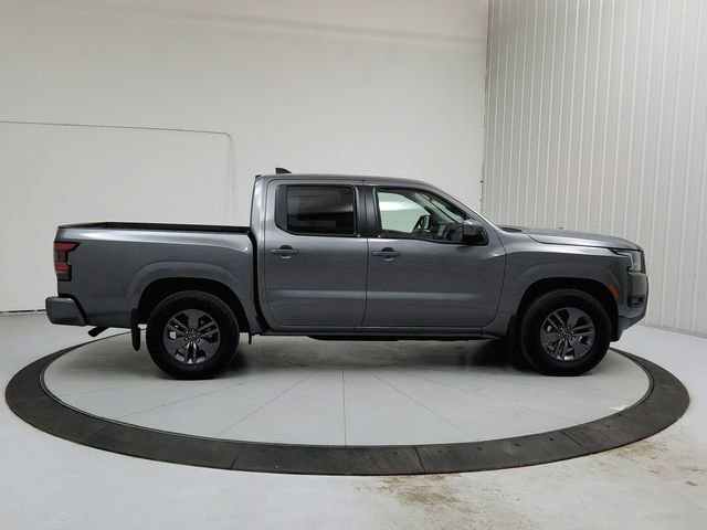 Used 2025 Nissan Frontier SV image 8