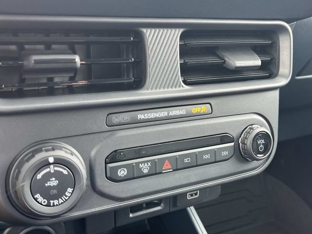 Used 2025 Ford Maverick Lariat w/ Black Appearance Package AWD/4WD image 40