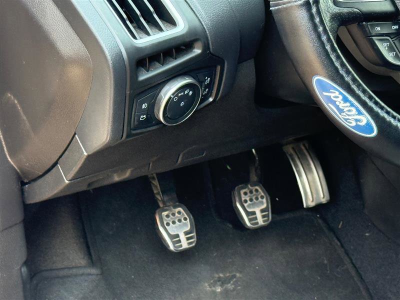 Used 2016 Ford Focus ST image 32