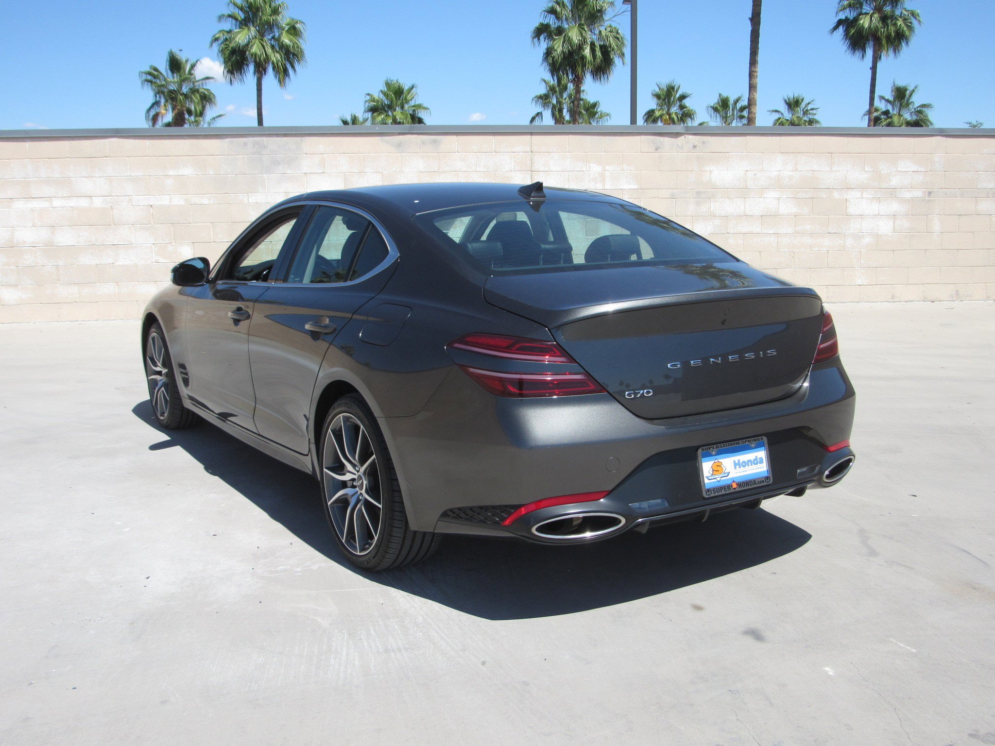 Used 2025 Genesis G70 2.5T image 6
