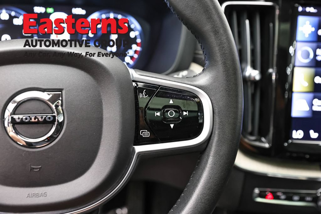 Used 2021 Volvo XC60 T5 Inscription AWD/4WD image 16