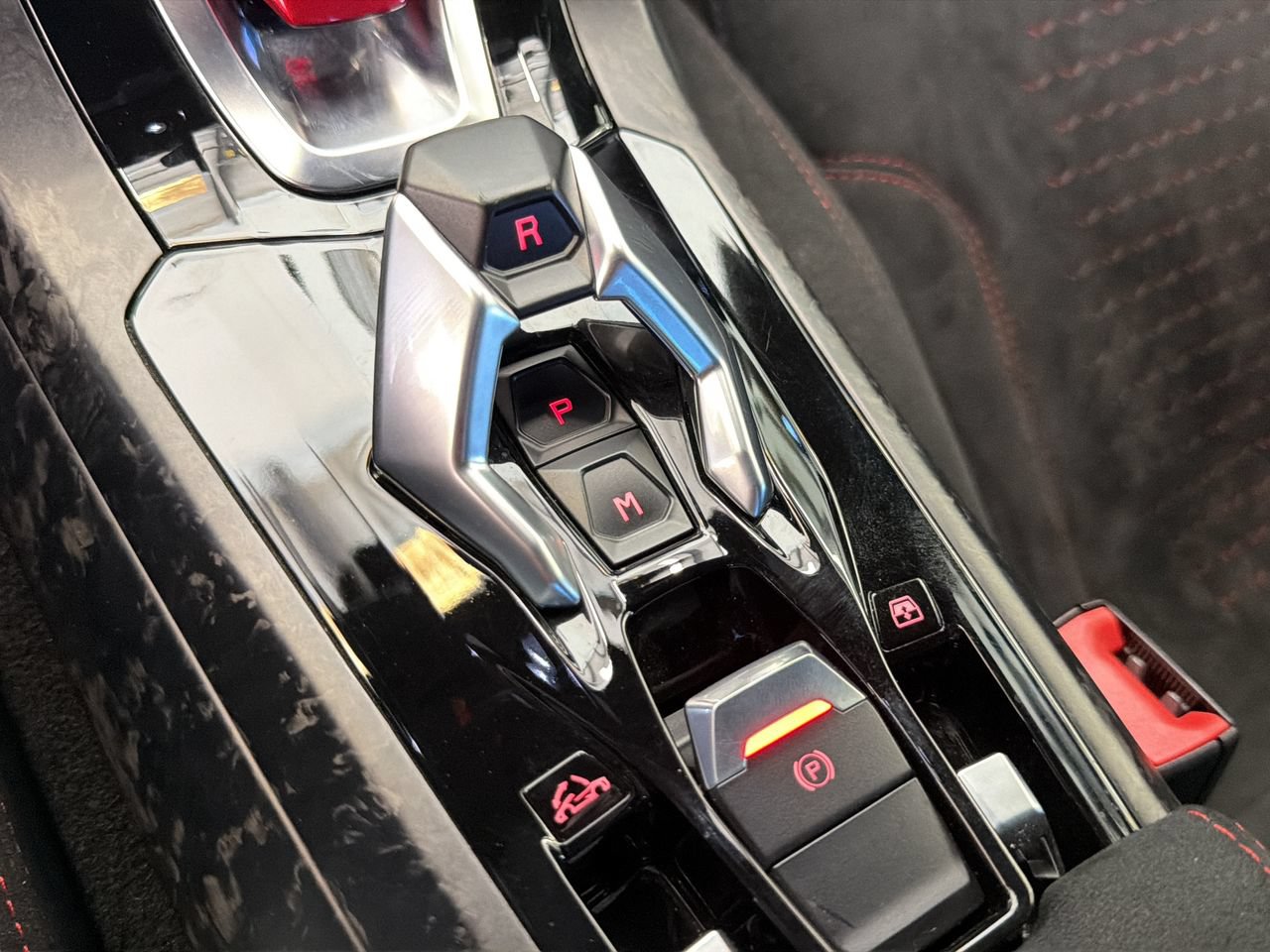 Used 2019 Lamborghini Huracan Performante AWD/4WD image 25