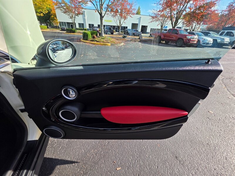 Used 2013 MINI Cooper Hardtop w/ Premium Pkg 2 FWD image 44