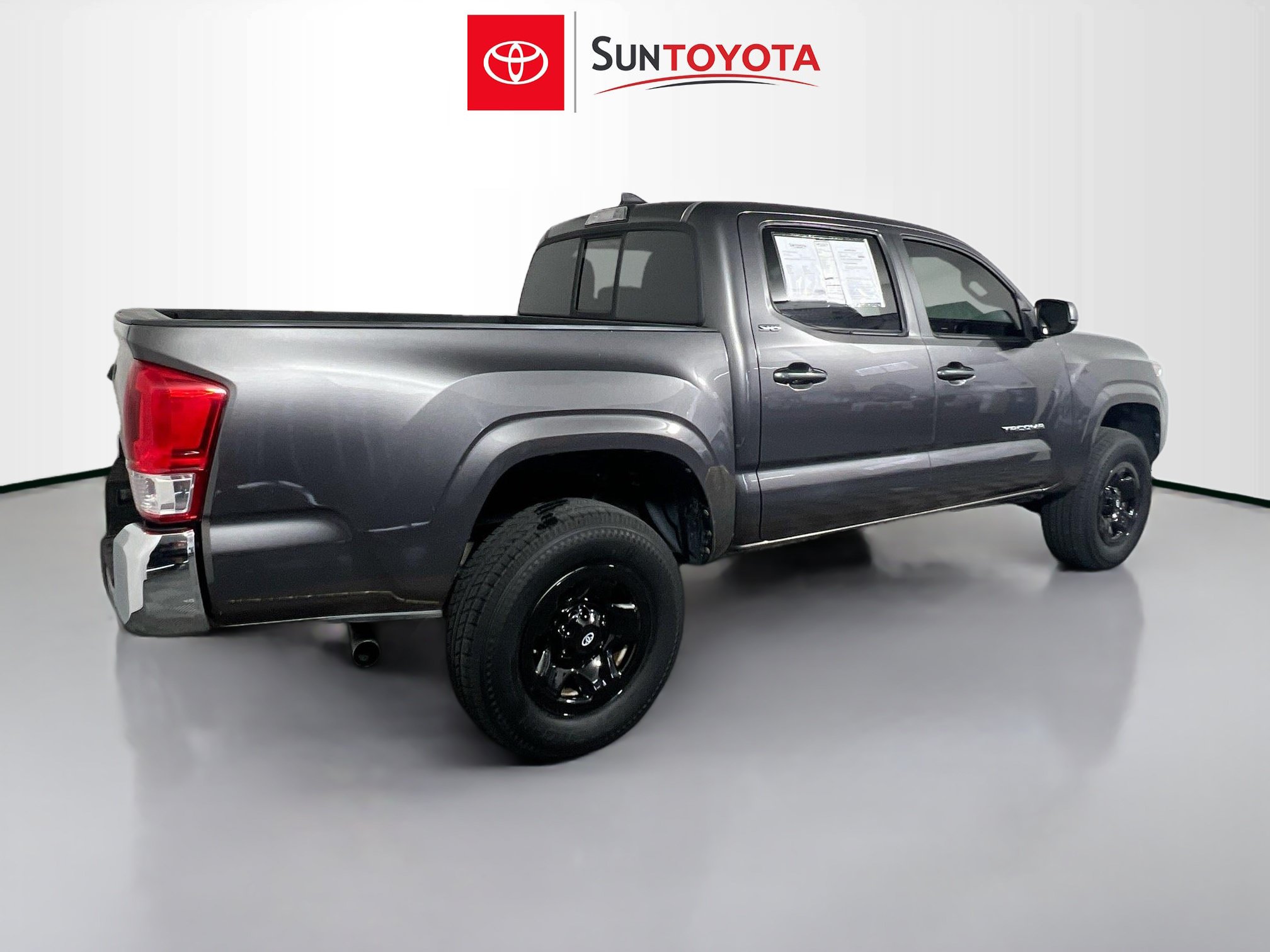 Used 2016 Toyota Tacoma SR5 w/ Towing Package RWD image 4