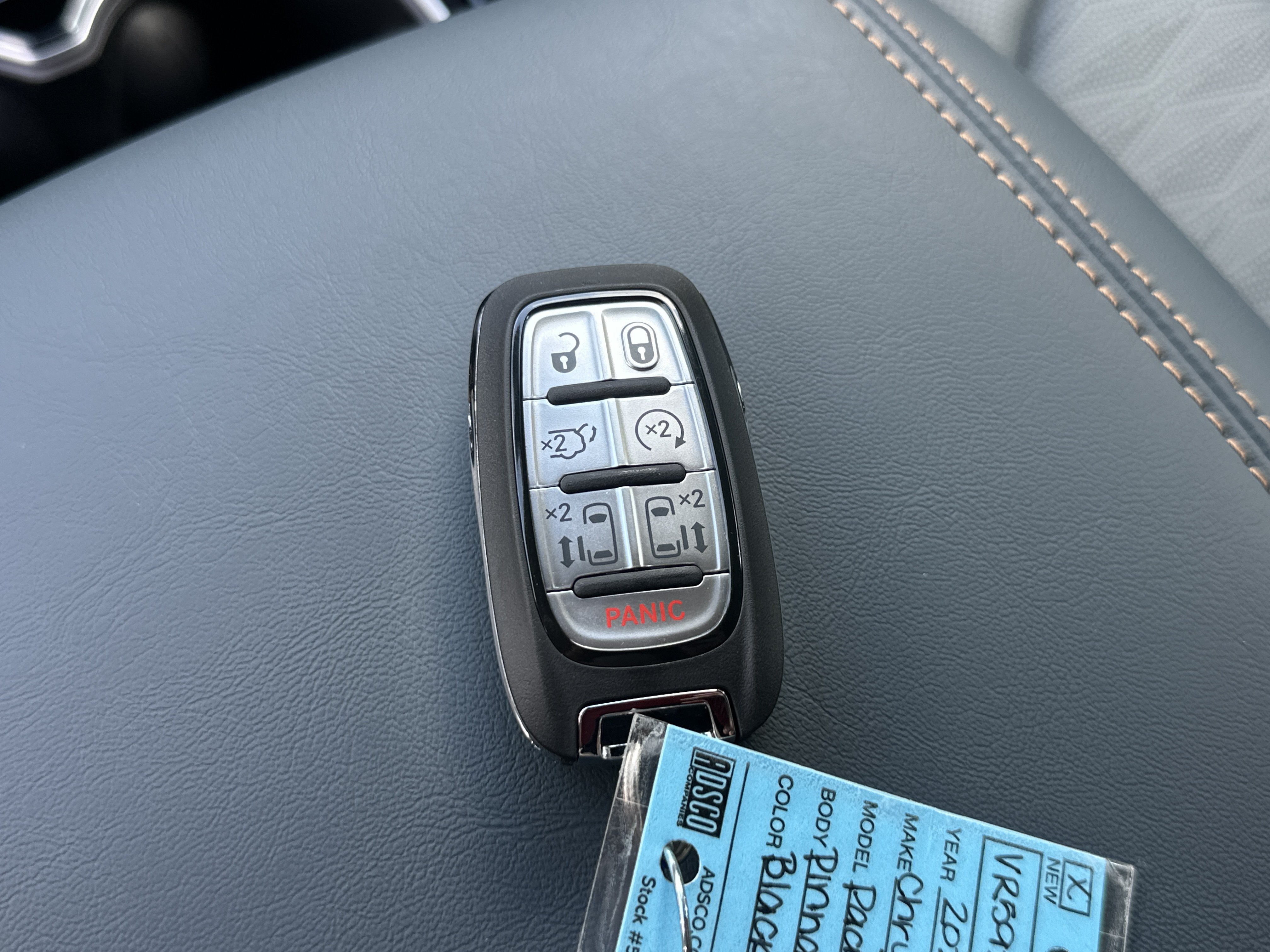 New 2027 Chrysler Pacifica Pinnacle AWD/4WD image 3