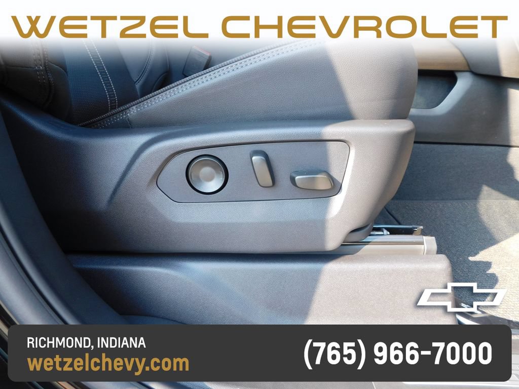 Used 2025 Chevrolet Silverado 2500 High Country w/ Technology Package AWD/4WD image 23