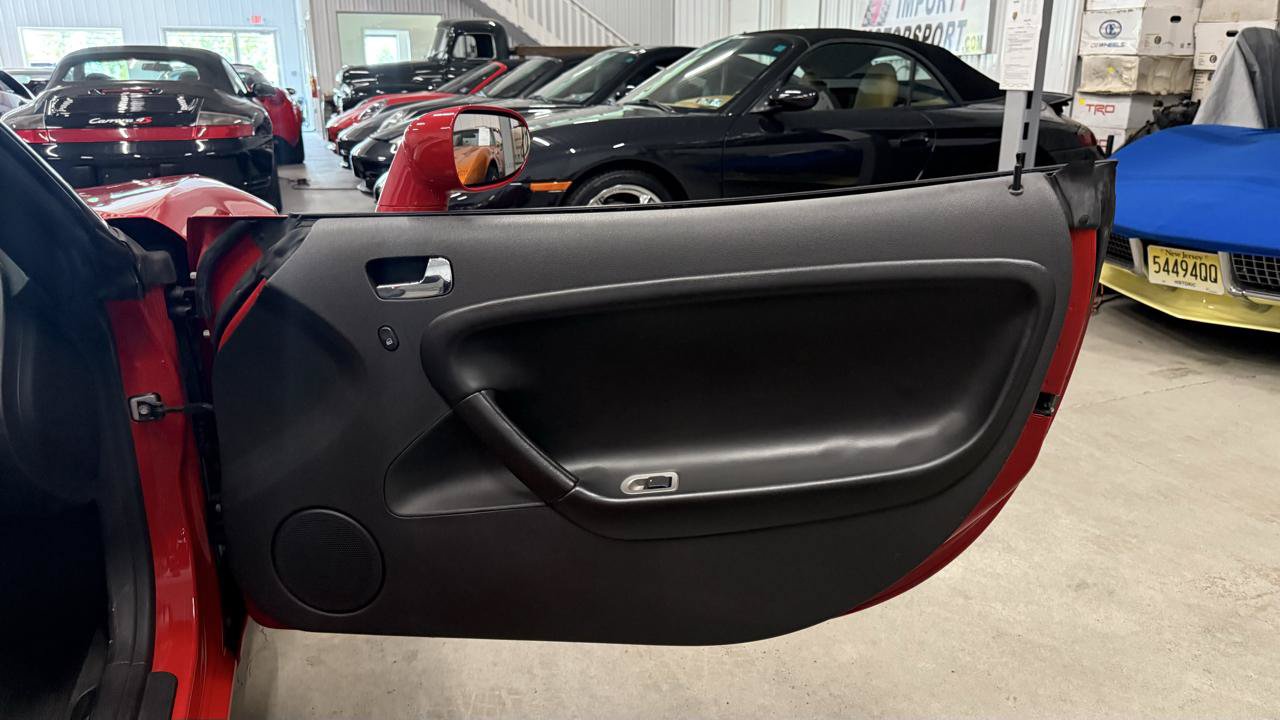 Used 2008 Pontiac Solstice Convertible w/ Premium Package RWD image 34
