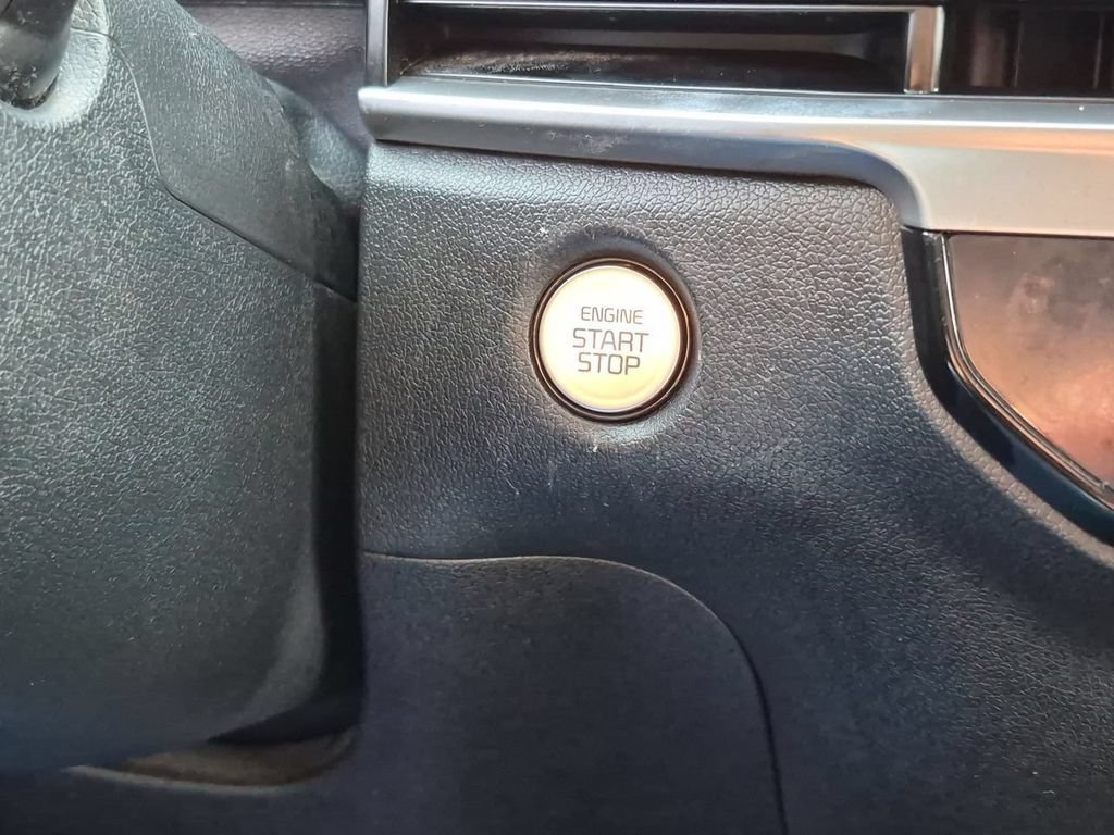 Certified 2024 Kia Sorento S FWD image 17