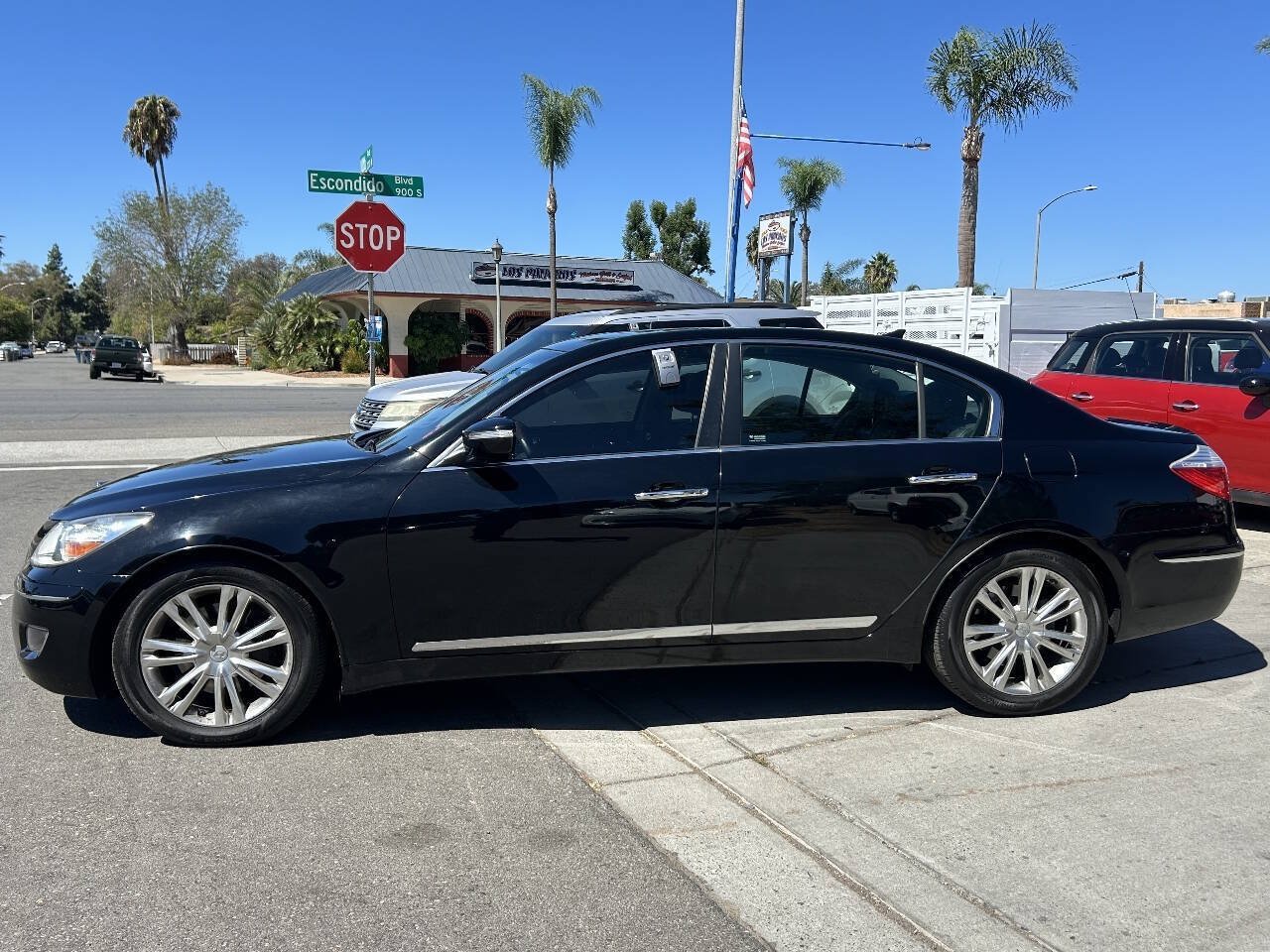 Used 2010 Hyundai Genesis 4.6 w/ Technology Pkg 5 RWD image 5