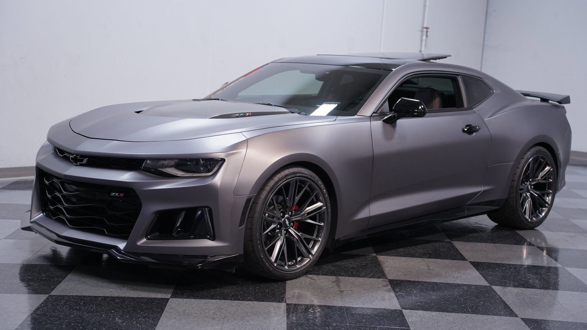 Used 2018 Chevrolet Camaro ZL1 RWD image 6