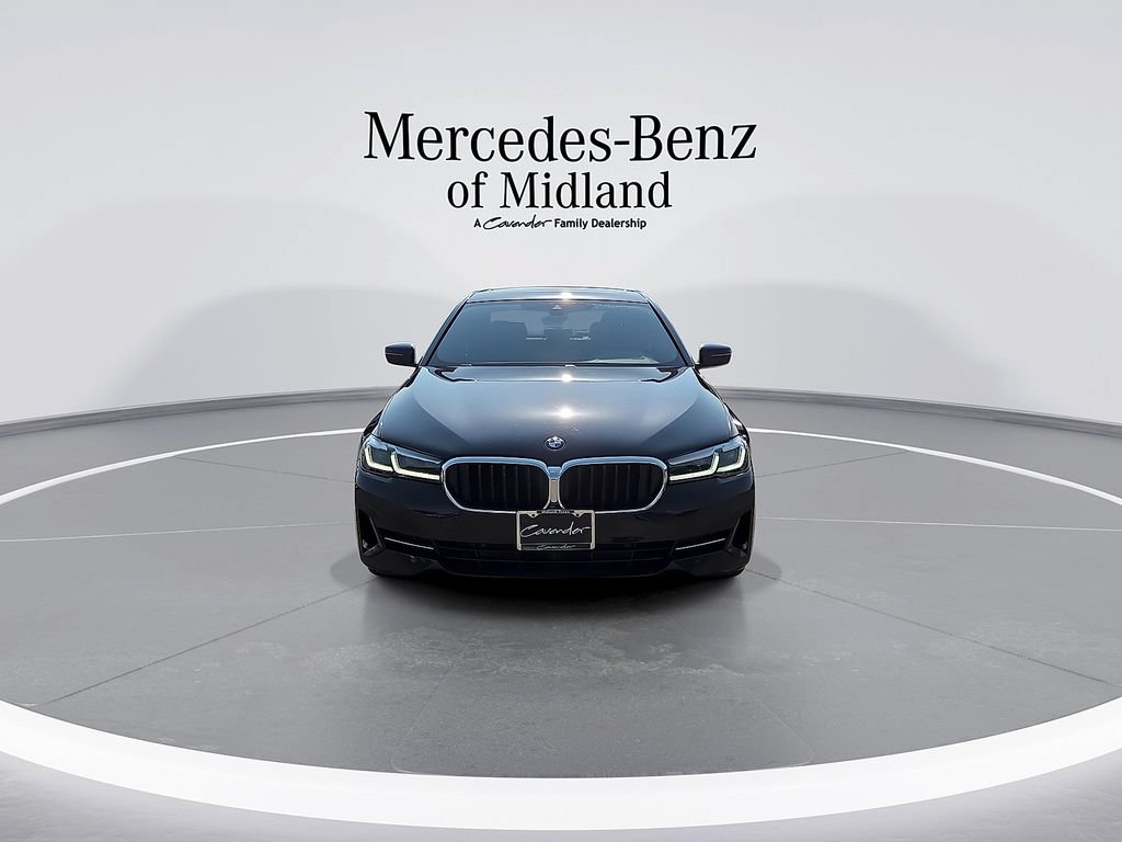 Used 2023 BMW 530i w/ Convenience Package RWD image 3