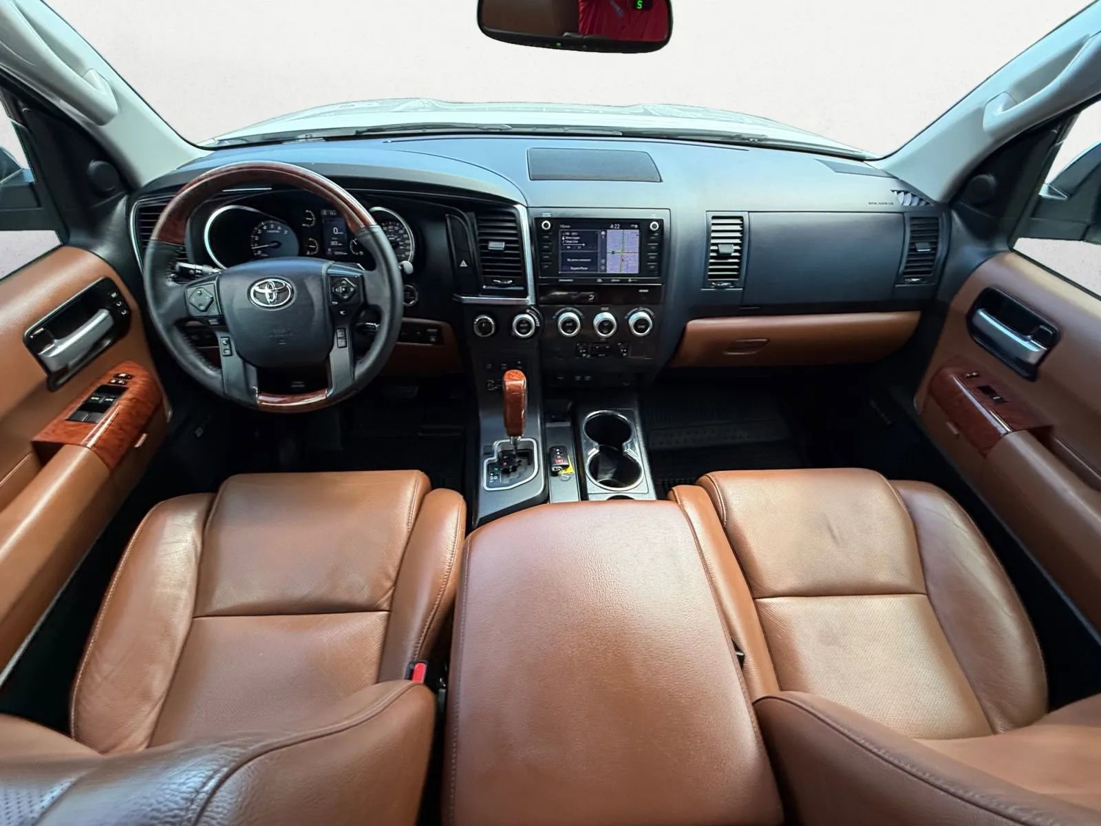 Used 2020 Toyota Sequoia Platinum AWD/4WD image 12