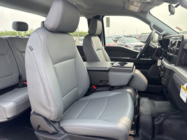 New 2025 Ford F250 XL w/ XL Chrome Package image 21