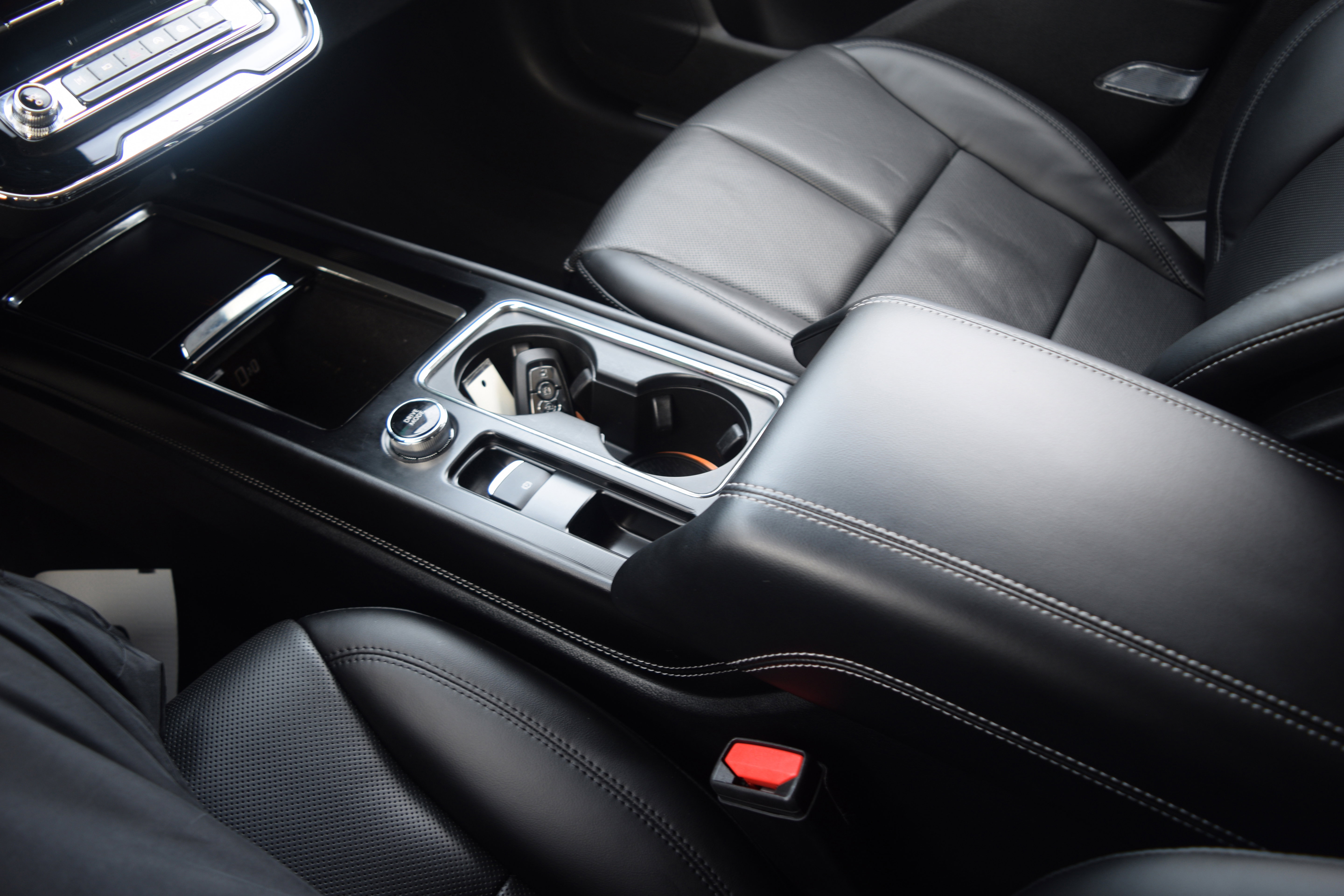 Used 2023 Lincoln Corsair Reserve w/ Jet Appearance Package image 12