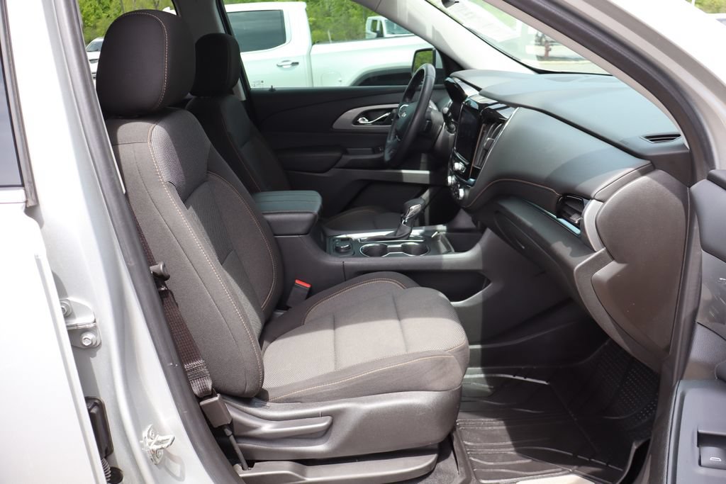 Used 2021 Chevrolet Traverse LT FWD image 46