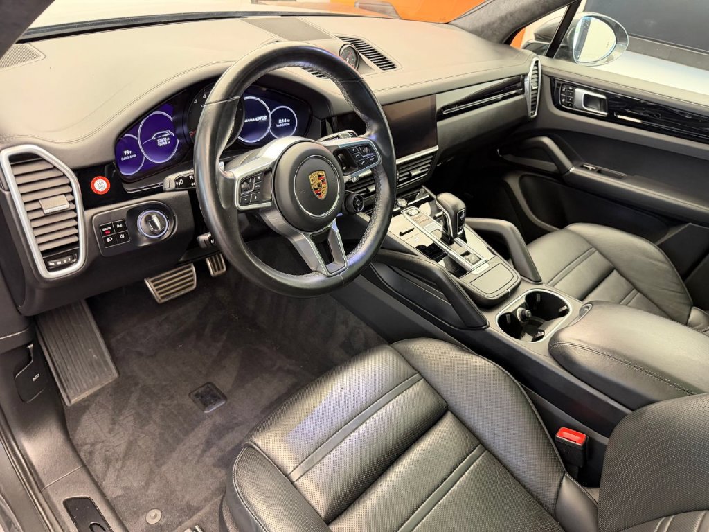 Used 2021 Porsche Cayenne GTS AWD/4WD image 4