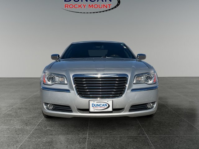 Used 2011 Chrysler 300 C RWD image 8