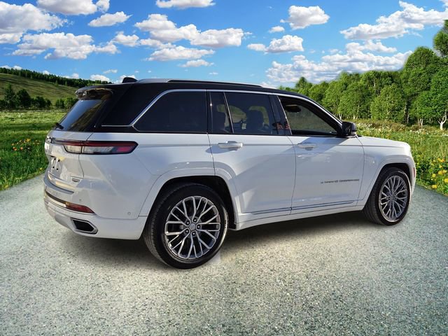 Certified 2022 Jeep Grand Cherokee Summit w/ Luxury Tech Group V image 7