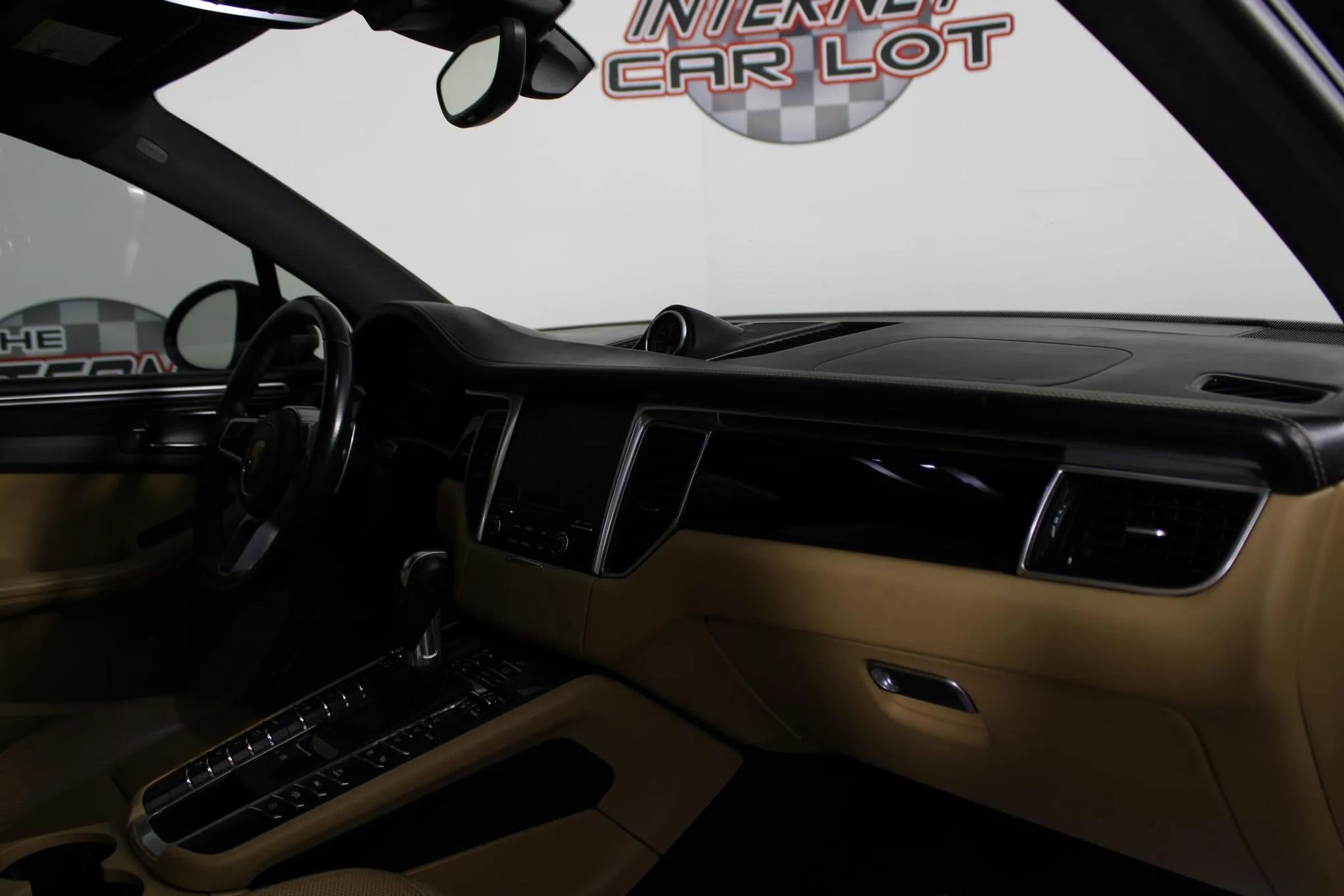 Used 2018 Porsche Macan Sport Edition image 12