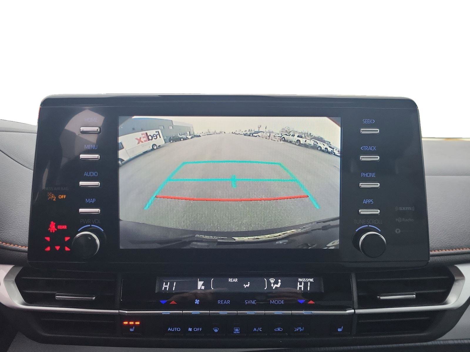 Used 2023 Toyota Sienna XLE image 19