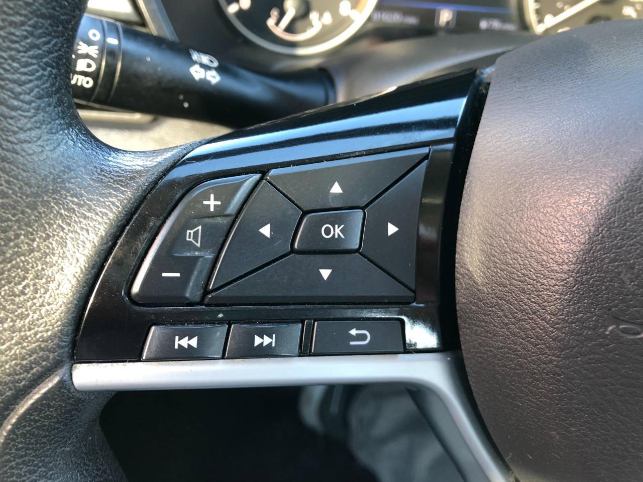 Used 2021 Nissan Altima 2.5 SV FWD image 12
