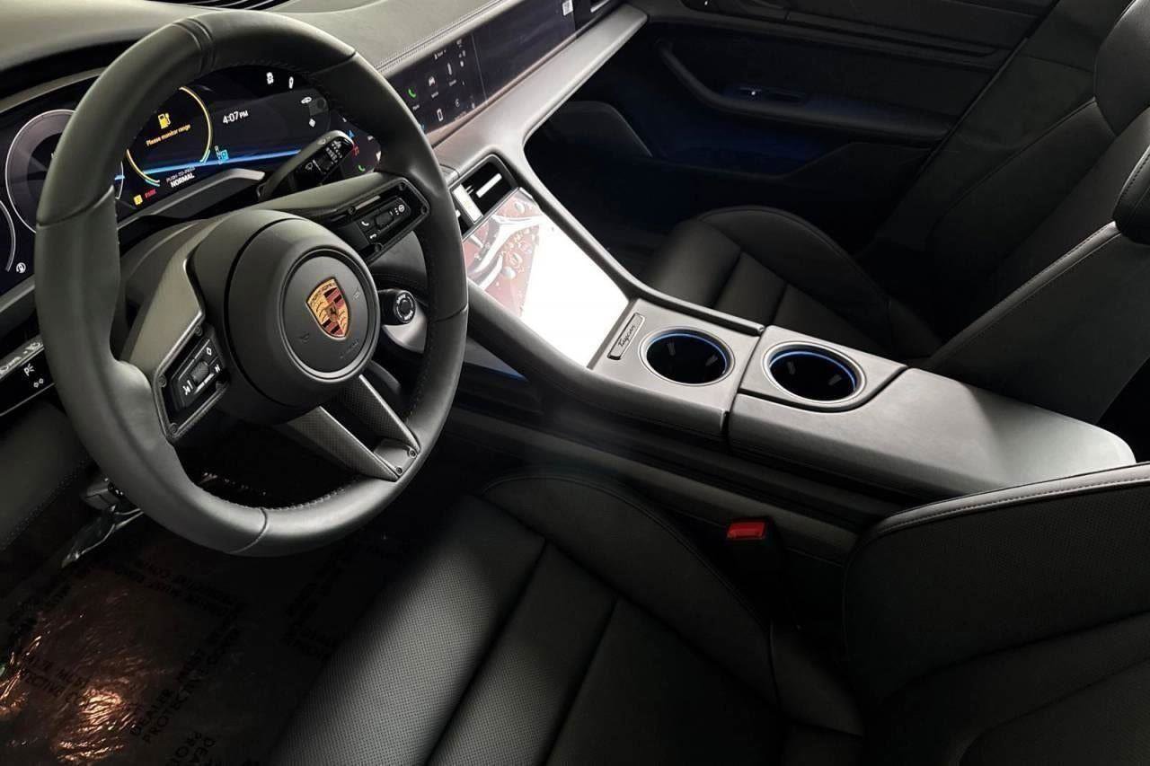 New 2025 Porsche Taycan GTS image 32
