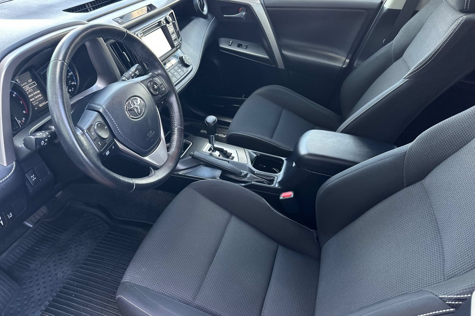 Used 2017 Toyota RAV4 XLE w/ All Weather Liner Package AWD/4WD image 10