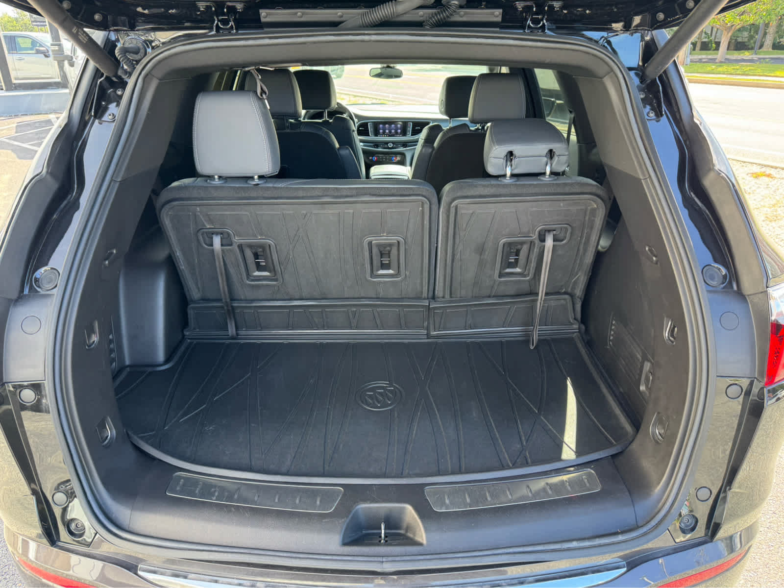 Used 2024 Buick Enclave Essence w/ Experience Buick Package AWD/4WD image 6