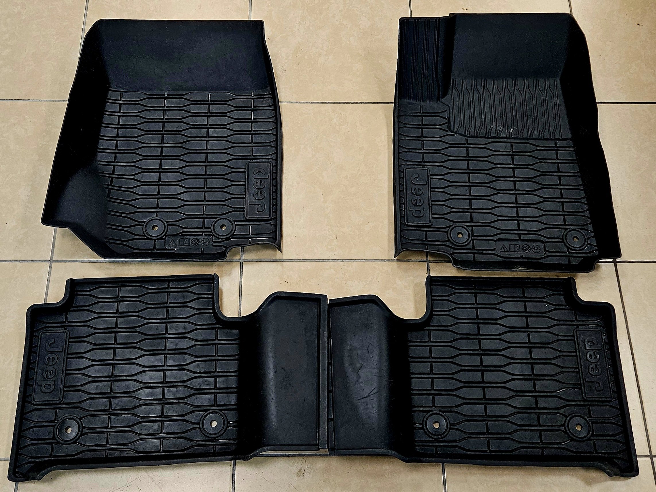 Used 2022 Jeep Grand Cherokee Overland w/ Luxury Tech Group IV image 44