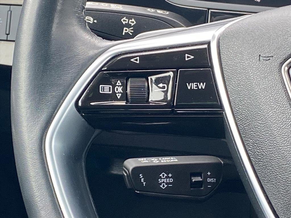 Used 2024 Audi Q8 e-tron Premium image 4