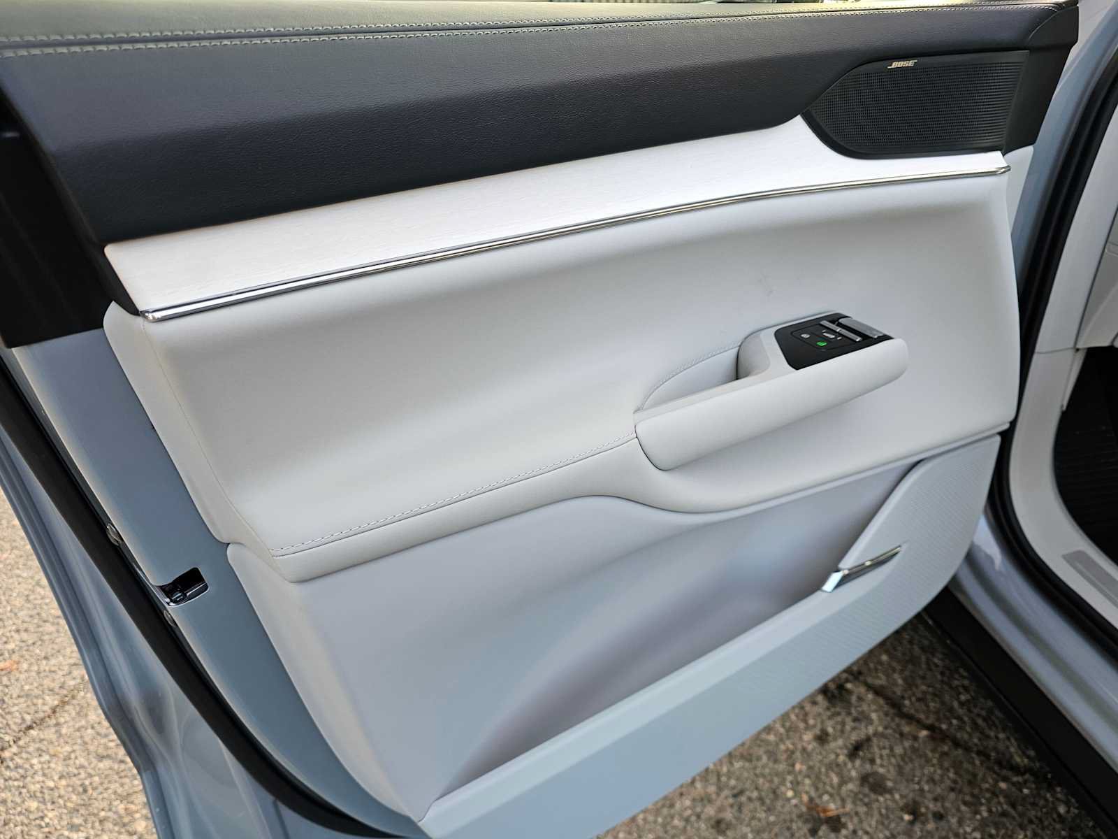 New 2025 Volvo EX90 Plus AWD/4WD image 19