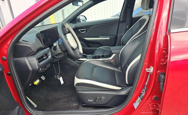 Used 2025 Kia K4 GT-Line Turbo image 7