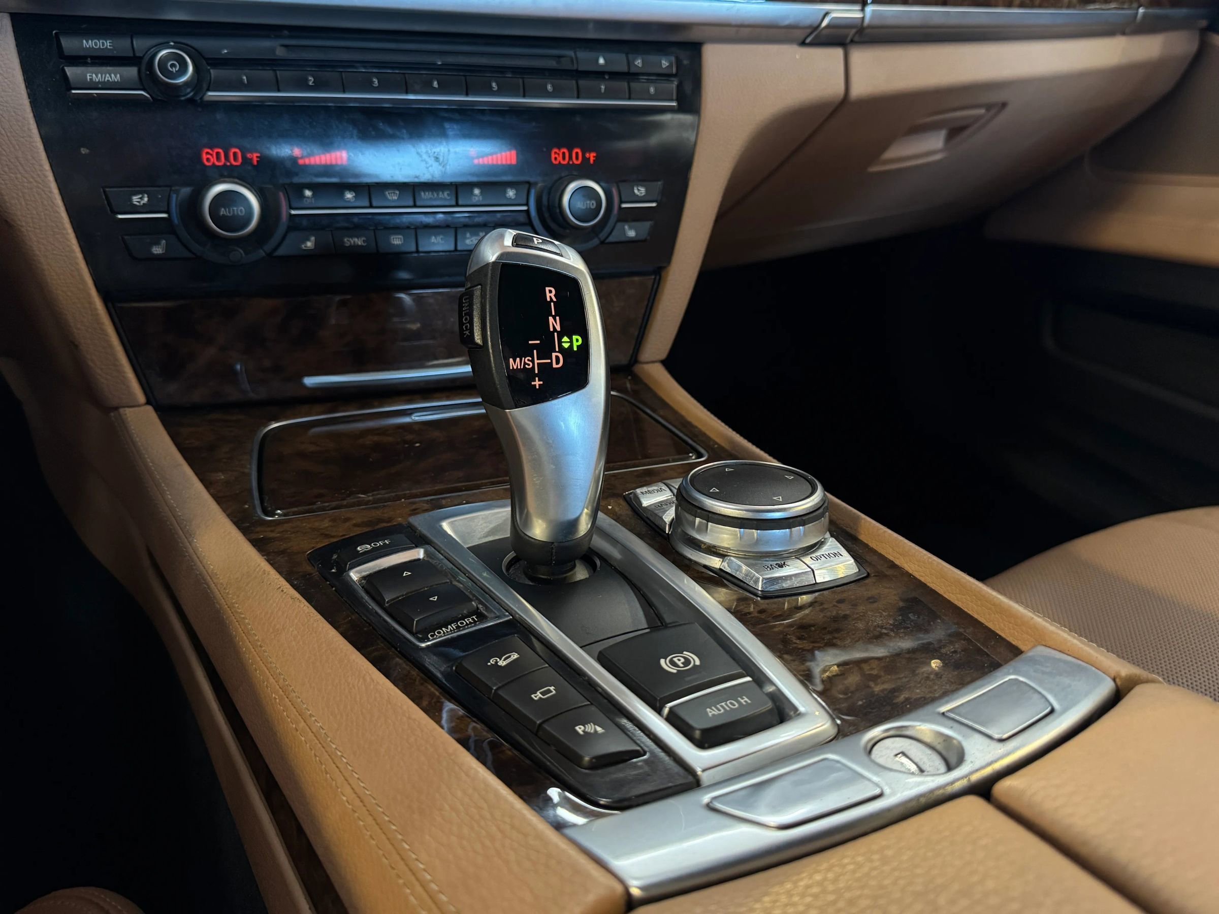 Used 2015 BMW 740Li xDrive AWD/4WD image 23