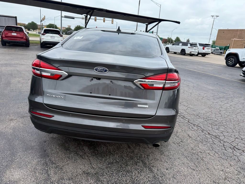 Used 2020 Ford Fusion SE image 11