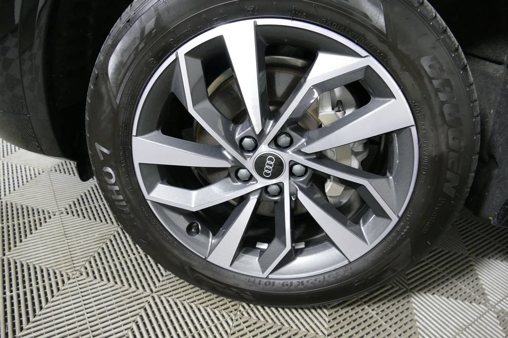 Used 2023 Audi Q5 2.0T Premium Plus w/ Premium Plus Package AWD/4WD image 9