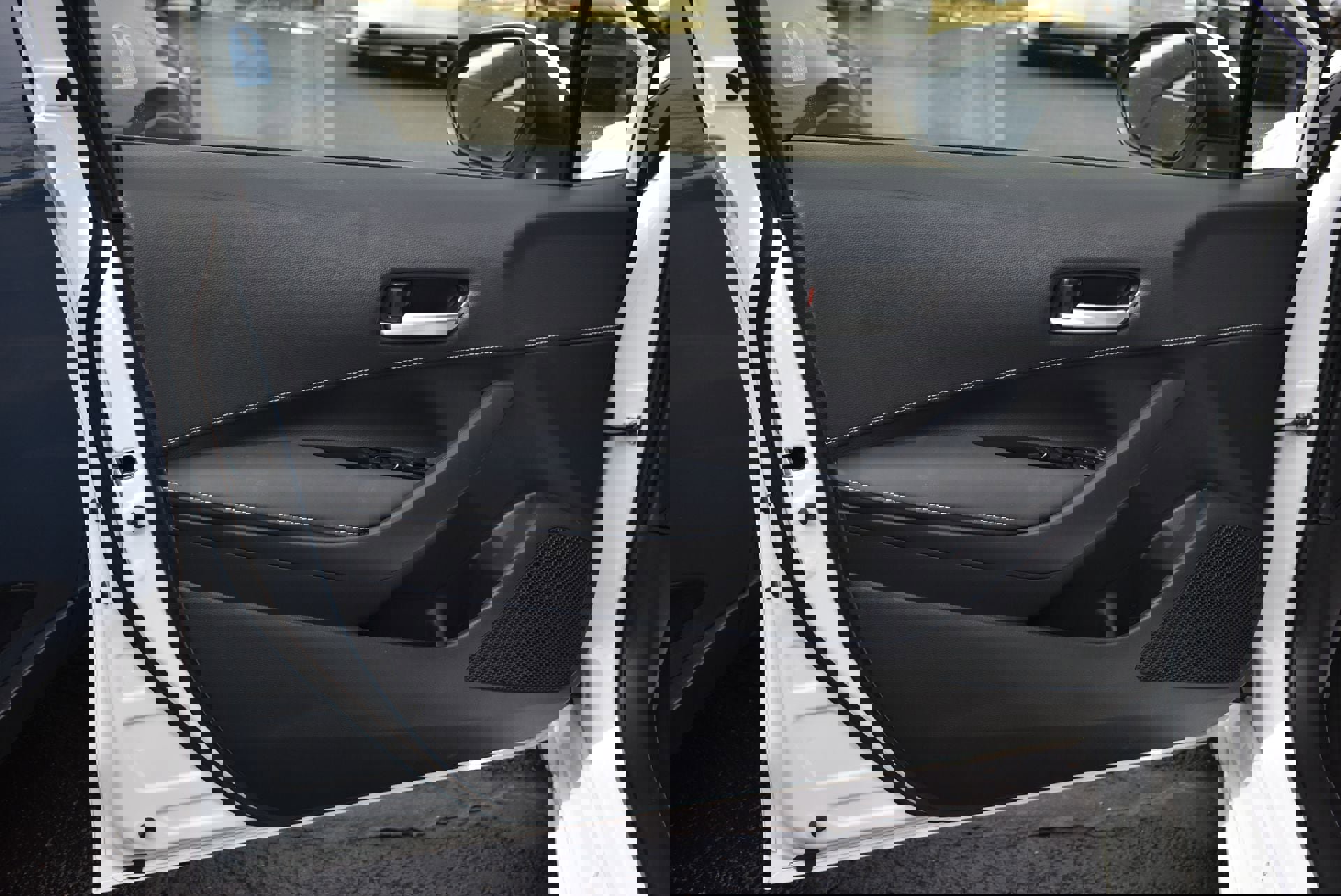 Used 2025 Toyota Corolla SE w/ SE Package image 10