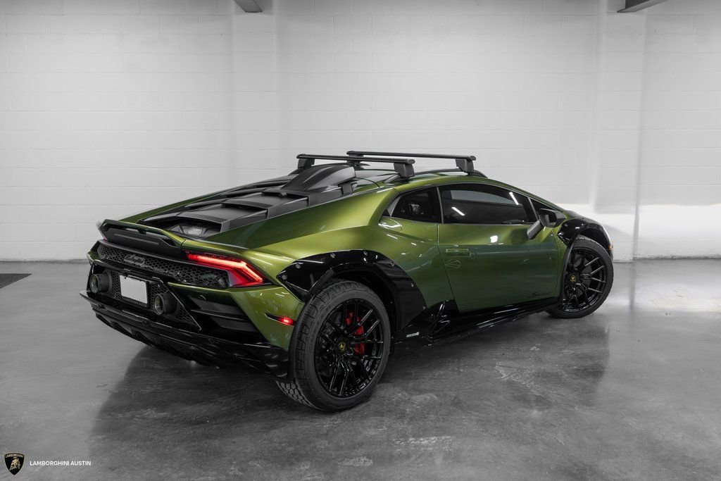Used 2024 Lamborghini Huracan Sterrato image 13