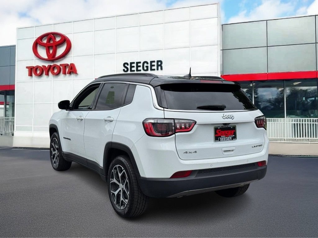 Used 2024 Jeep Compass Limited AWD/4WD image 9